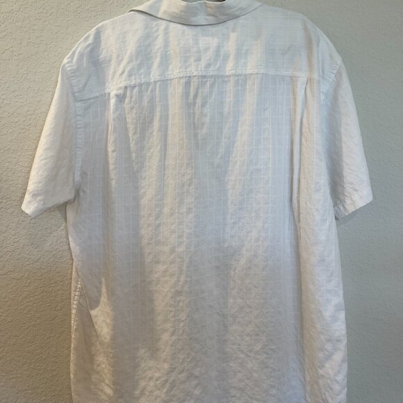 Gap White Short Sleeve Textured Button Down - Picture 2 of 7